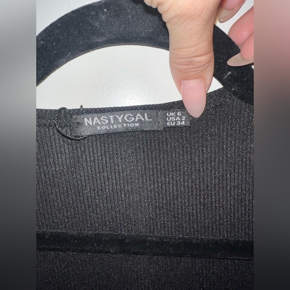 FOUR mini dresses of all different styles and brands. - Picture 14 of 16